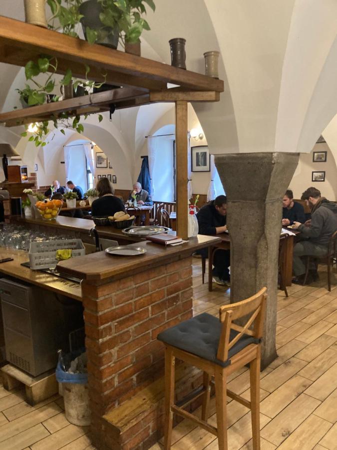 Penzion A Restaurace Modra Ruze Tábor Dış mekan fotoğraf